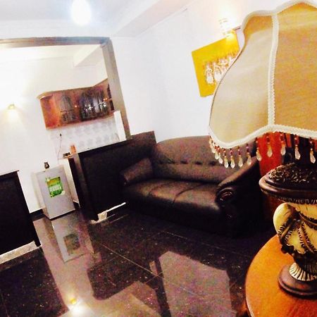 Dew Grand Regency Appartement Bataduwa Buitenkant foto