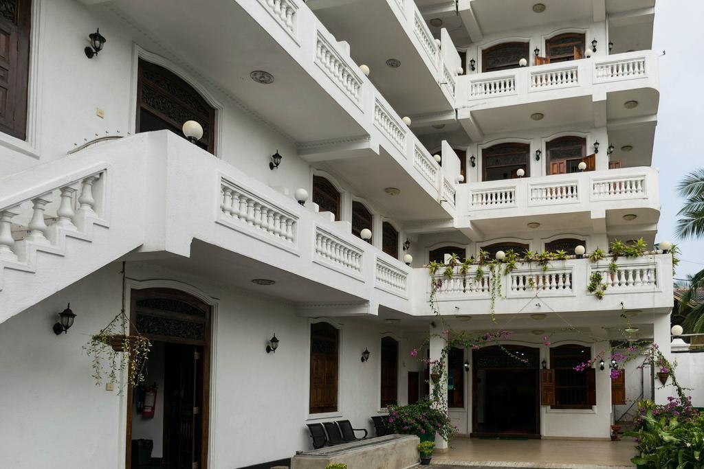 Dew Grand Regency Appartement Bataduwa Buitenkant foto