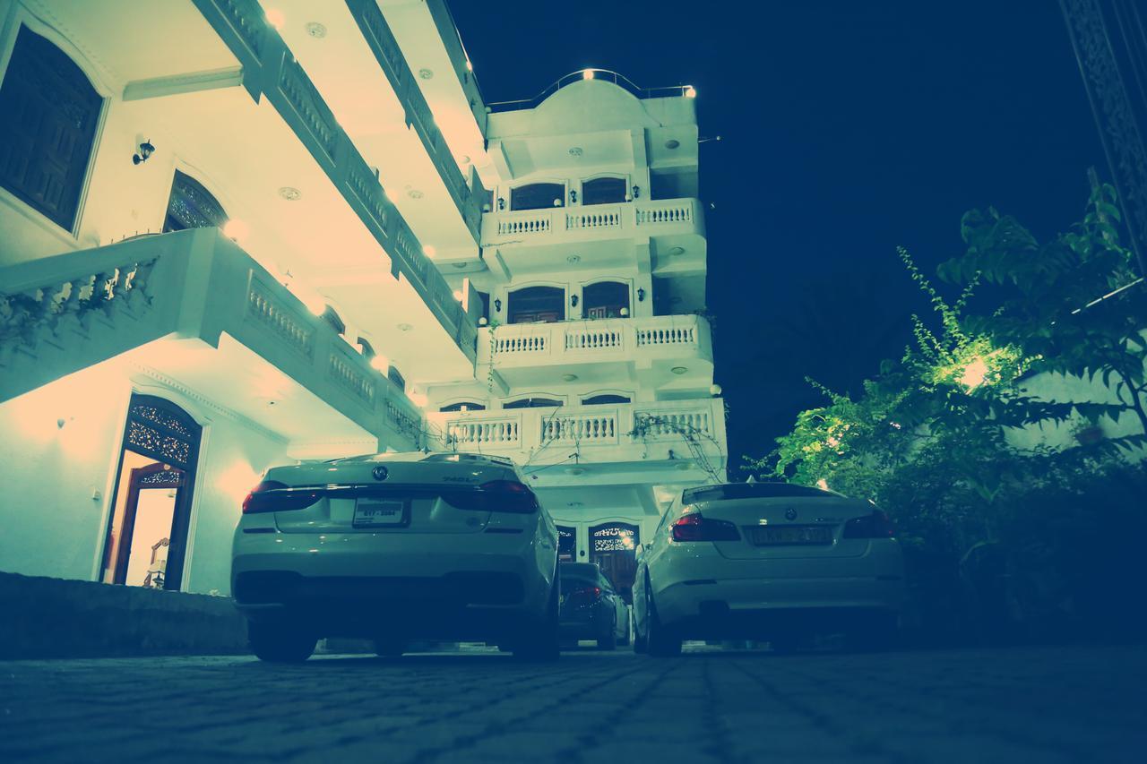 Dew Grand Regency Appartement Bataduwa Buitenkant foto