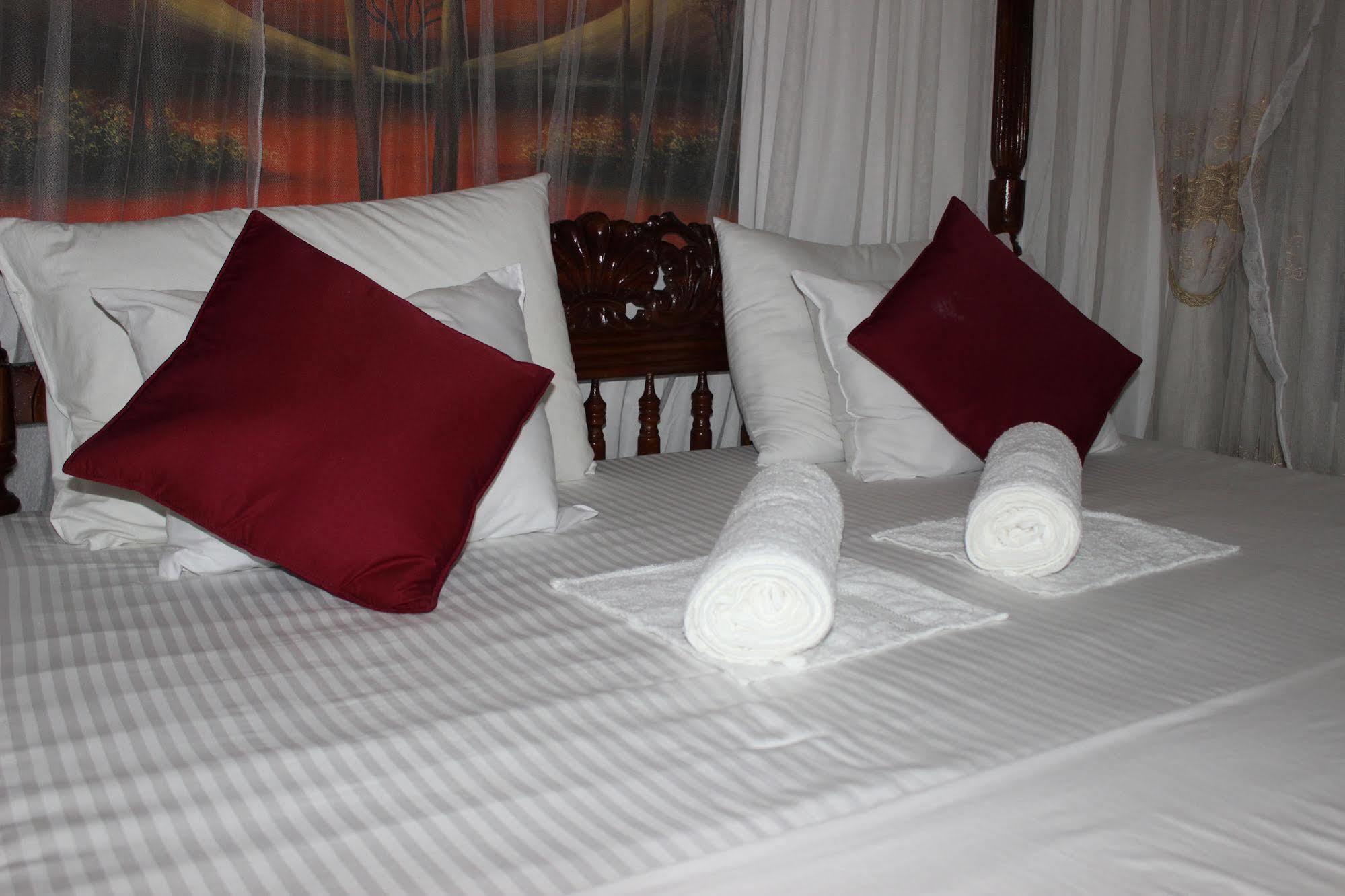 Dew Grand Regency Appartement Bataduwa Buitenkant foto