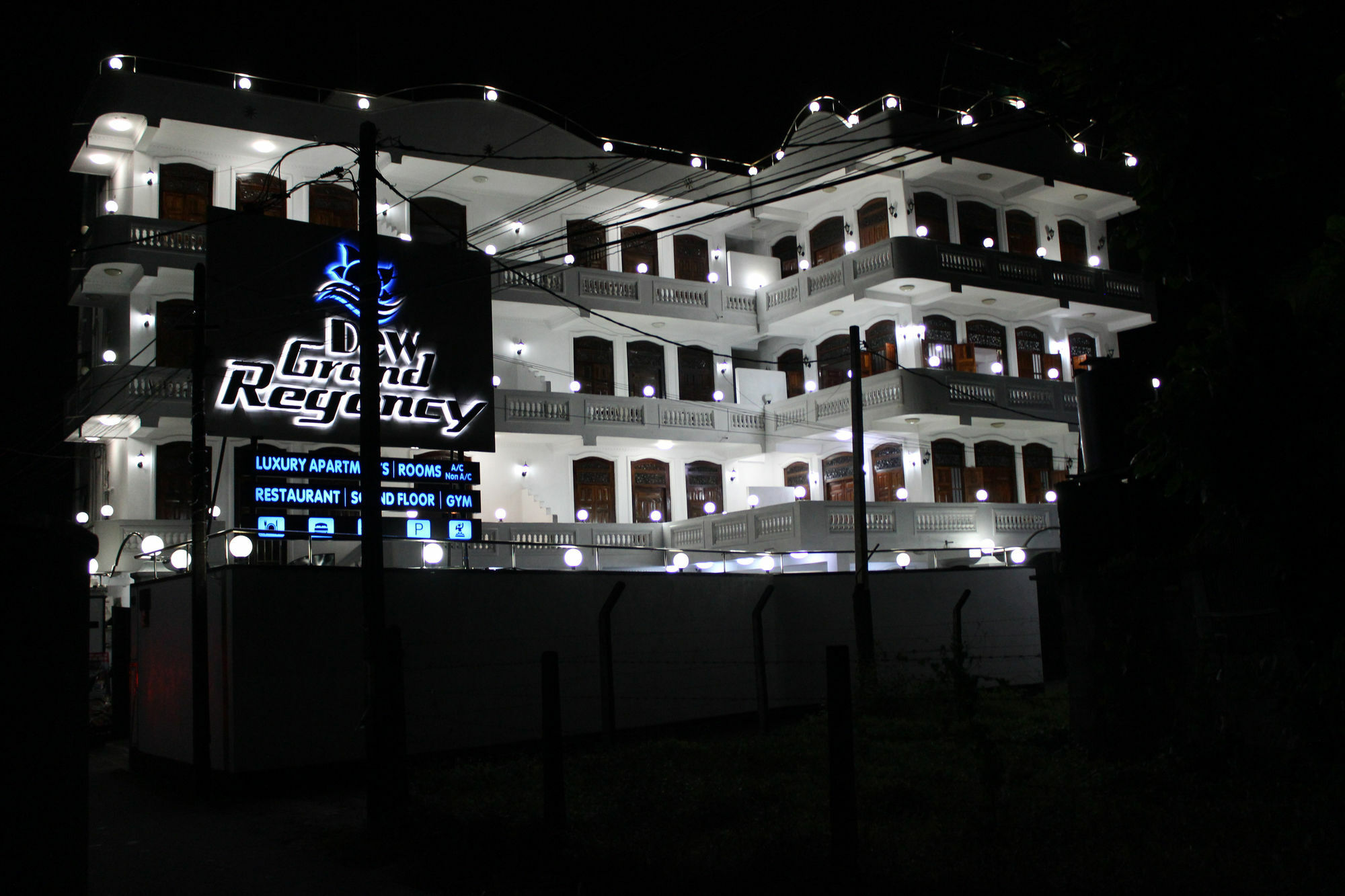 Dew Grand Regency Appartement Bataduwa Buitenkant foto