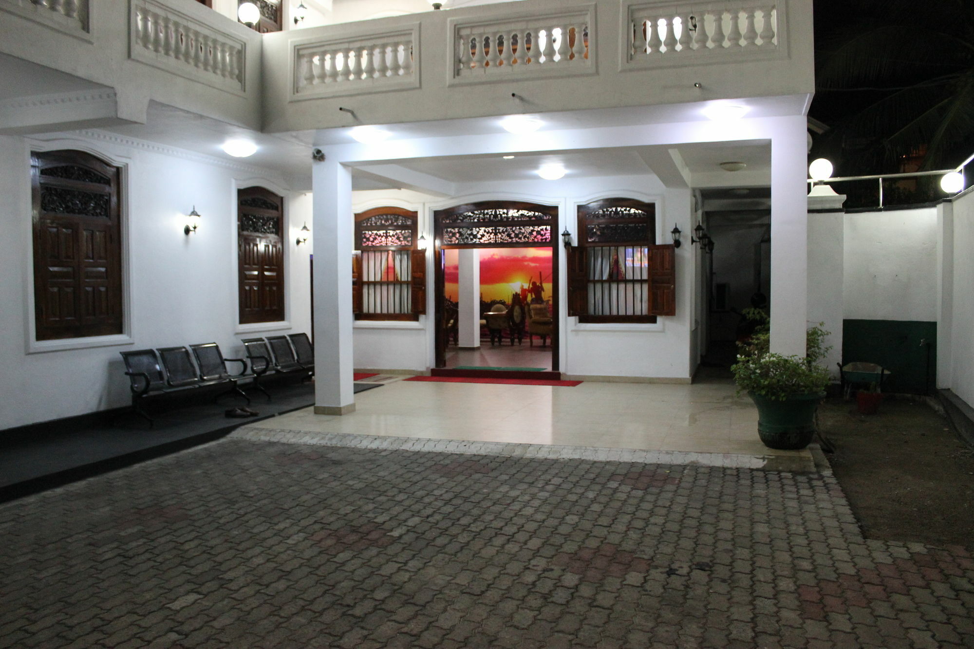 Dew Grand Regency Appartement Bataduwa Buitenkant foto
