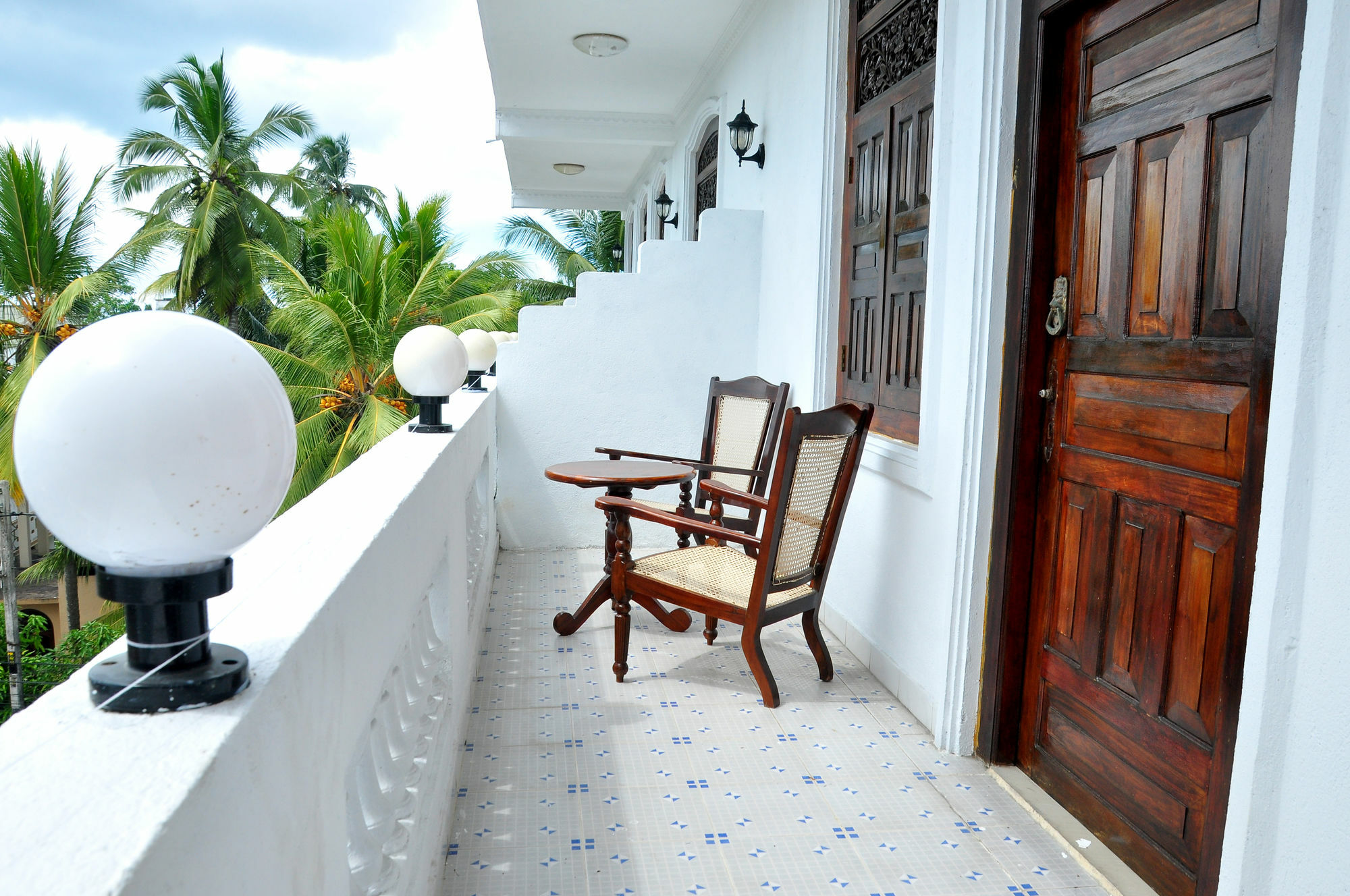 Dew Grand Regency Appartement Bataduwa Buitenkant foto